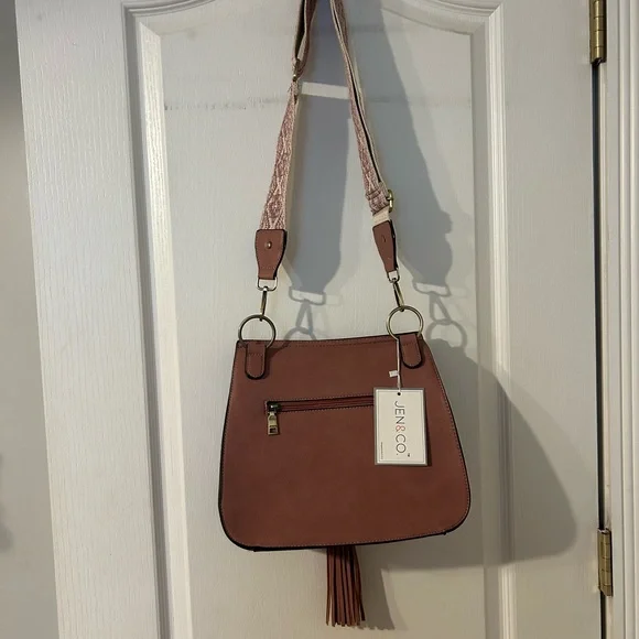 Jen & Co Boho Studded Tassel Crossbody Bag Mauve Vegan Leather Guitar Strap NWT - Picture 5 of 9
